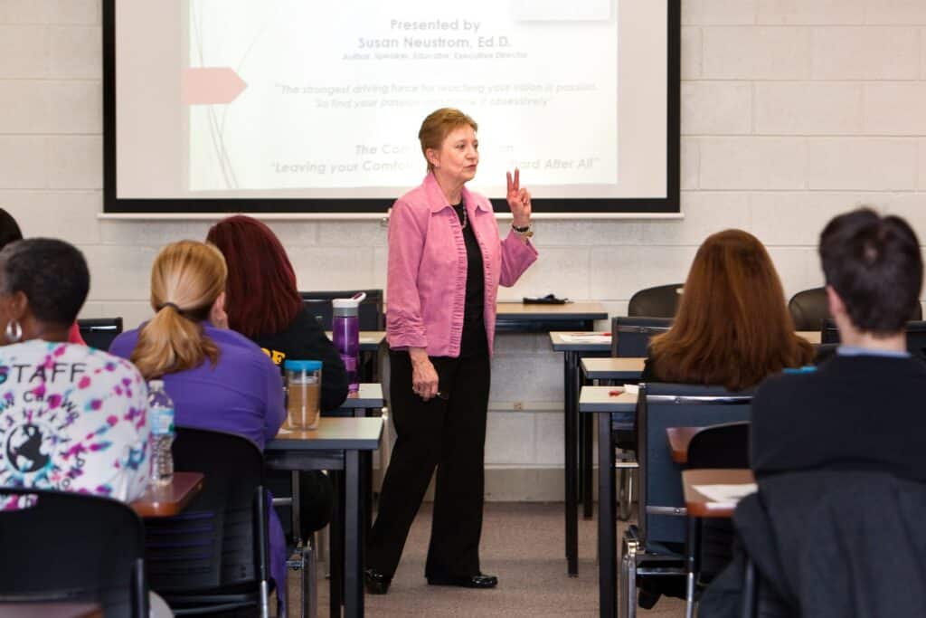 Susan Neustrom, Ed.D., a free motivational speaker with FreeSpeakers.org, presents to a local group.